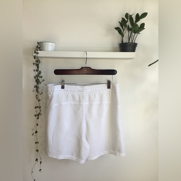 Lululemon White Mesh -8” Shorts. Excellent Condition! - Picture 2 of 3